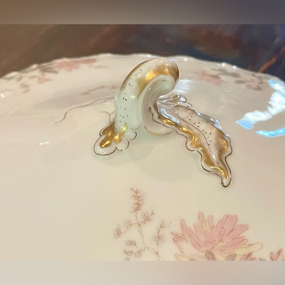 Pair Of Vintage Haviland & Co. Limoges floral casserole dishes w/ lids (France) - Picture 4 of 9